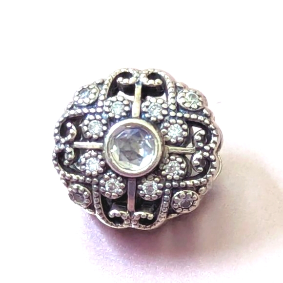 Pandora Fairytale Bloom Charm - Picture 4 of 12